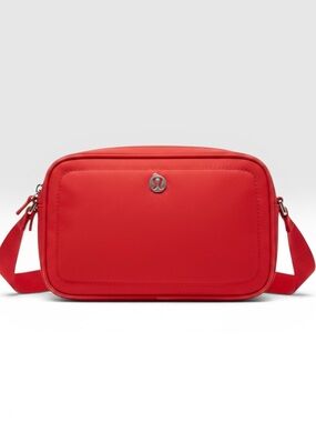 Lululemon Red Crossbody Camera Bag O/S Adjustable Strap NWT  Chic Everyday Bag